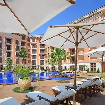 Cascadas Apartahotel *